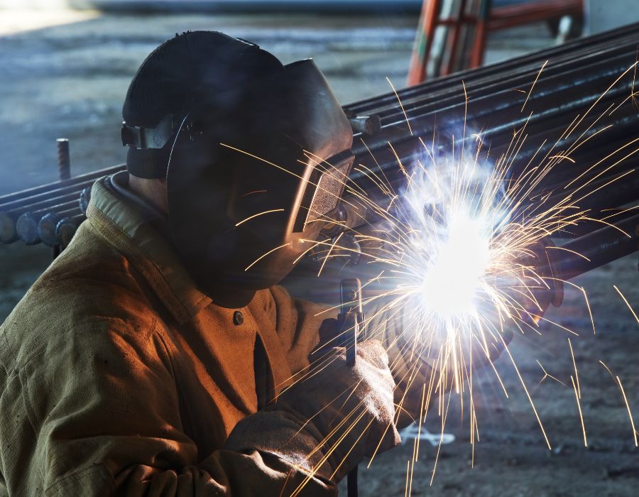 Plasma Cutter vs Cutting Torch Which is Best for Your Metal Cutting Needs